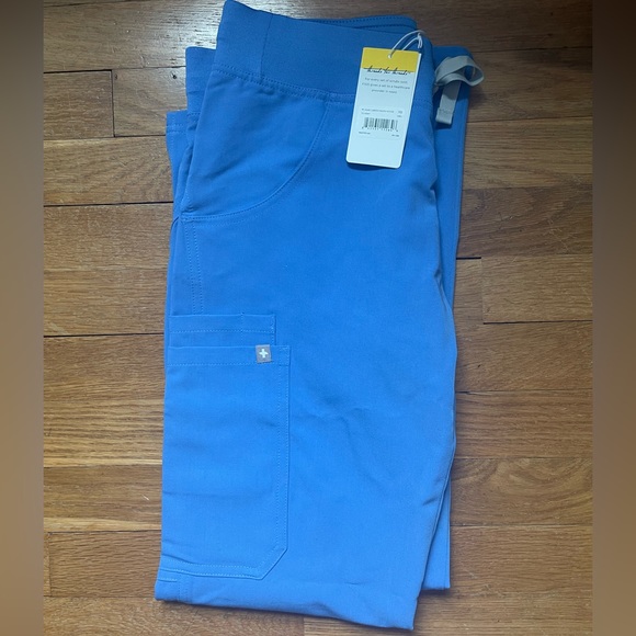 FIGS kade Cargo Pant Petite - NEVER WORN - TAGS STILL ON - Picture 1 of 1